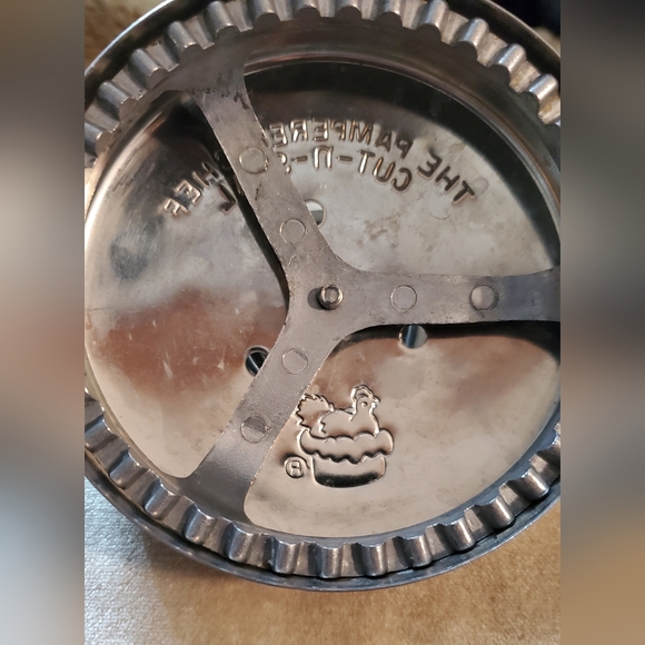 Vintage Pampered Chef Cut and Seal - Picture 3 of 4